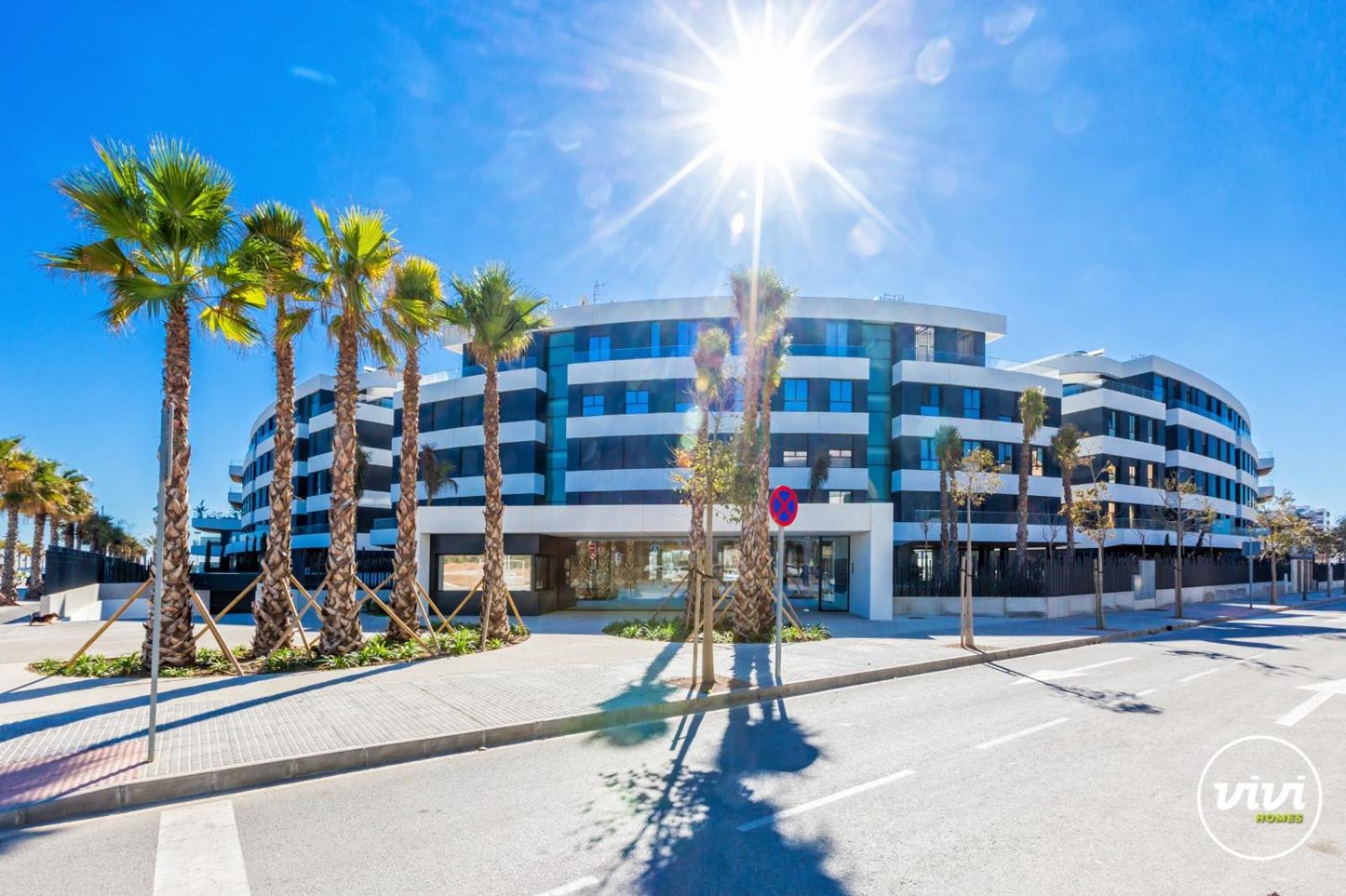 ViVi Homes - Bambu Pool, Gym, Sauna & Beach
