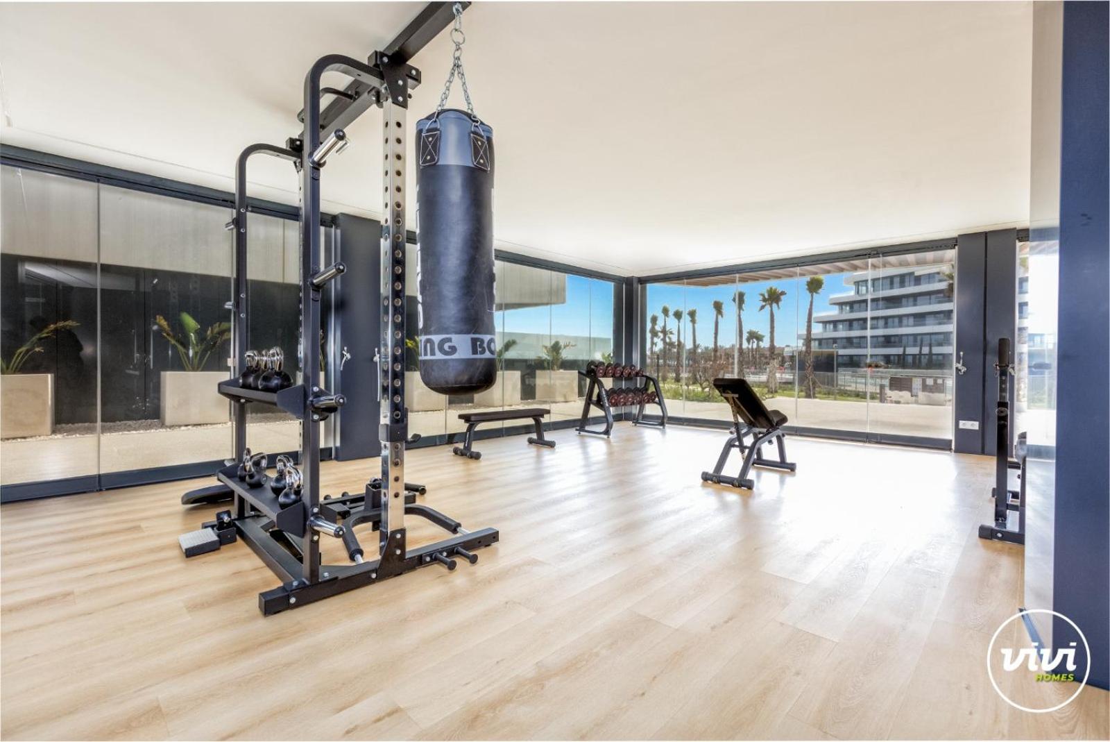 ViVi Homes - Toro Pool, Sauna, Gym & Beach