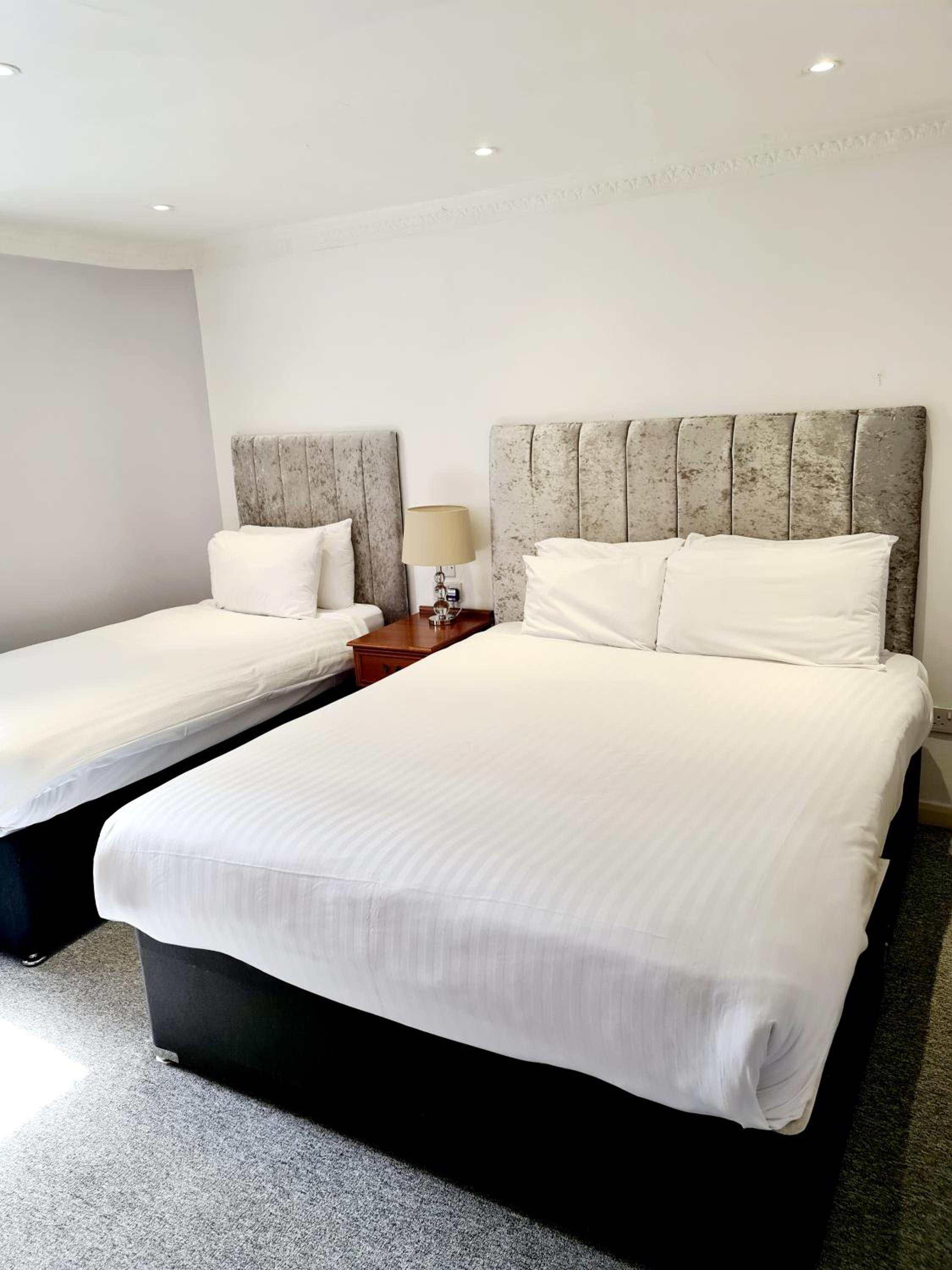 Walsall Vacations - Barons Court Hotel Walsall - Property Image 12