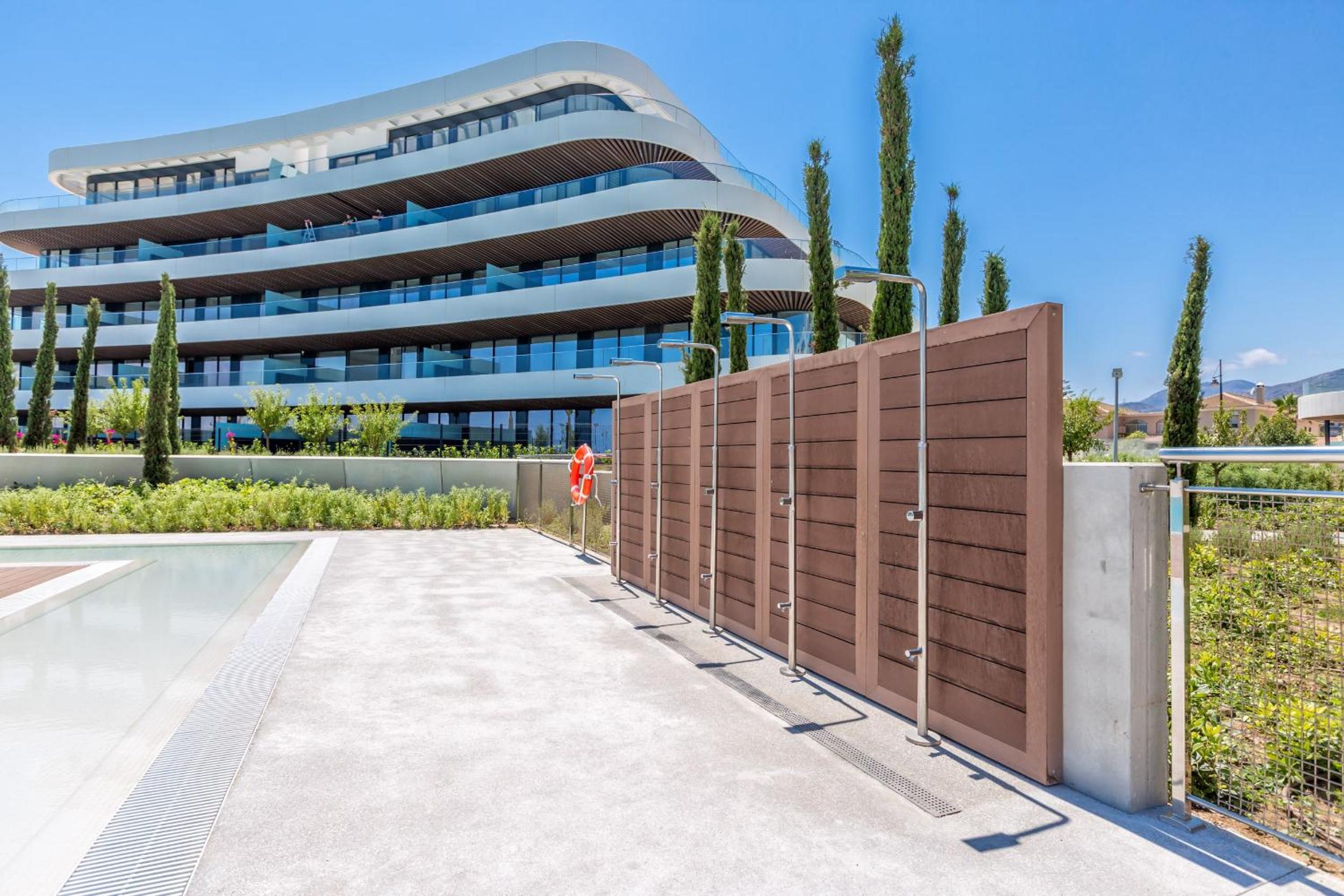 ViVi Homes - Dali Pool, Sauna, Gym & Sea View