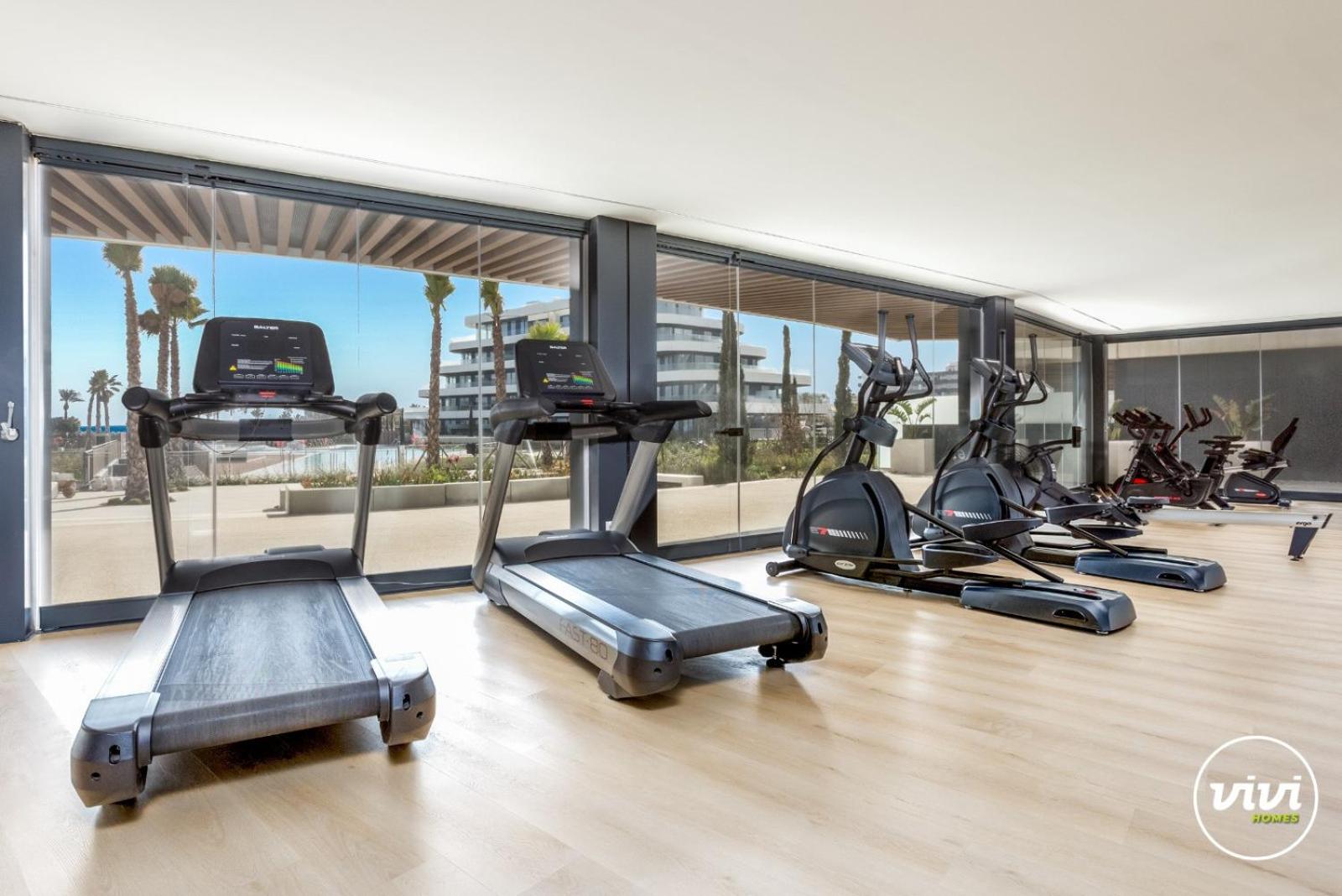 ViVi Homes - Dali Pool, Sauna, Gym & Sea View