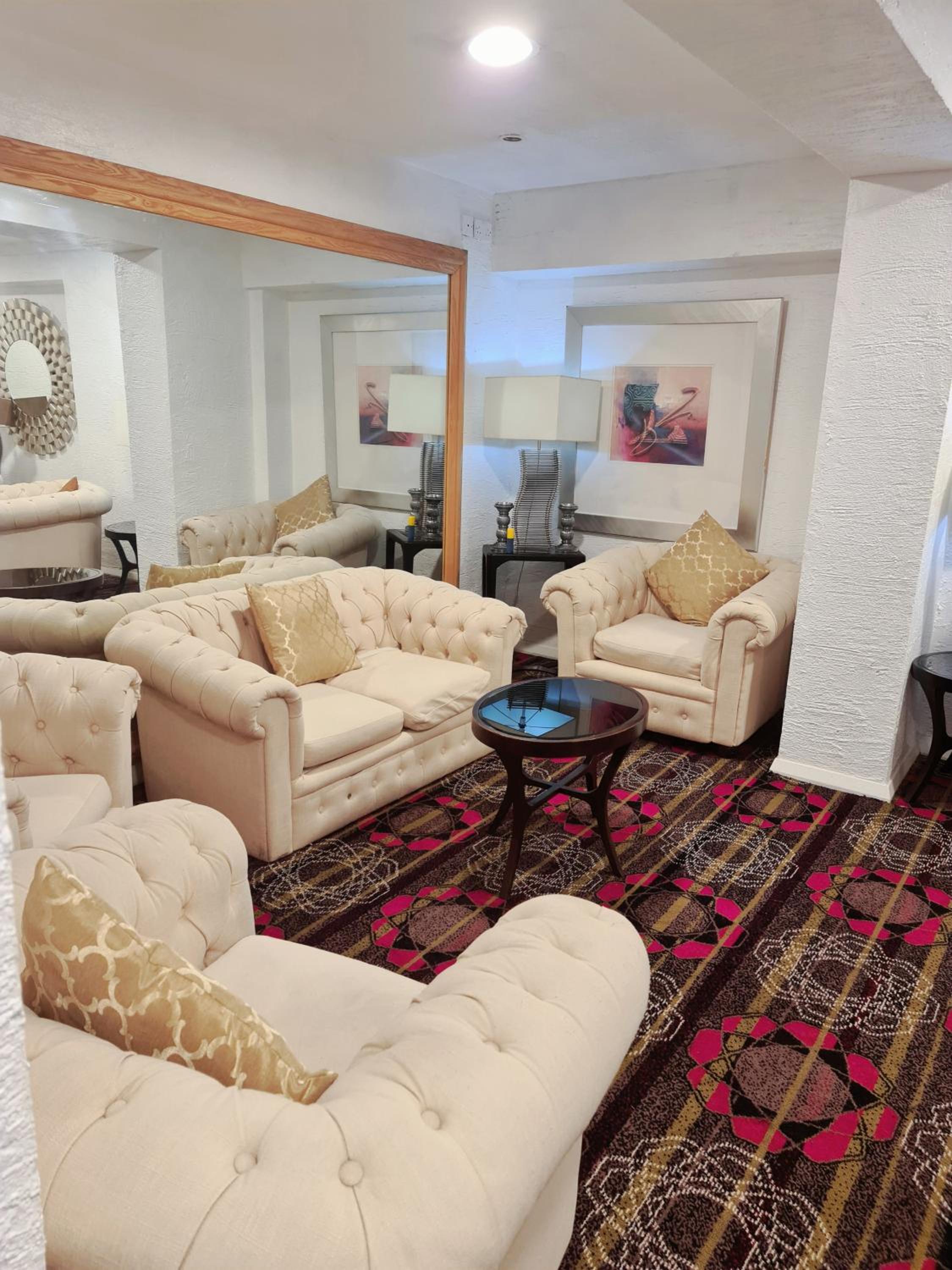 Walsall Vacations - Barons Court Hotel Walsall - Property Image 5