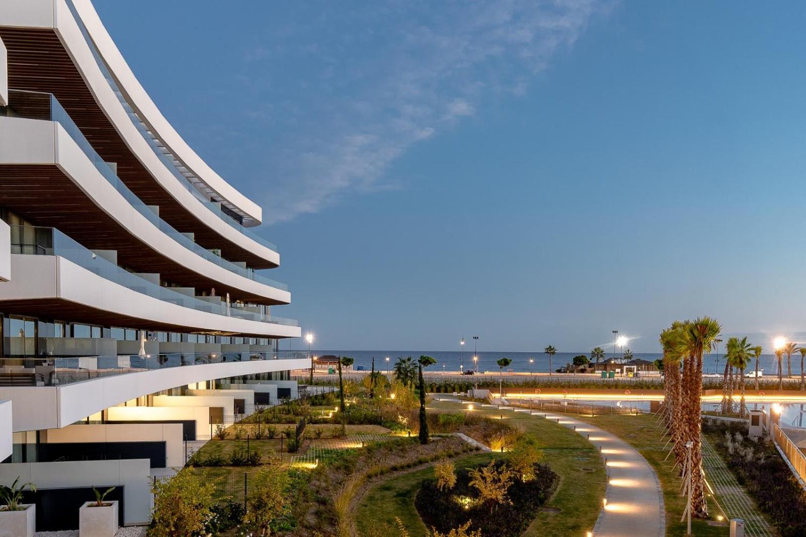ViVi Homes - Choco Pool, Gym, Terrace & Beach