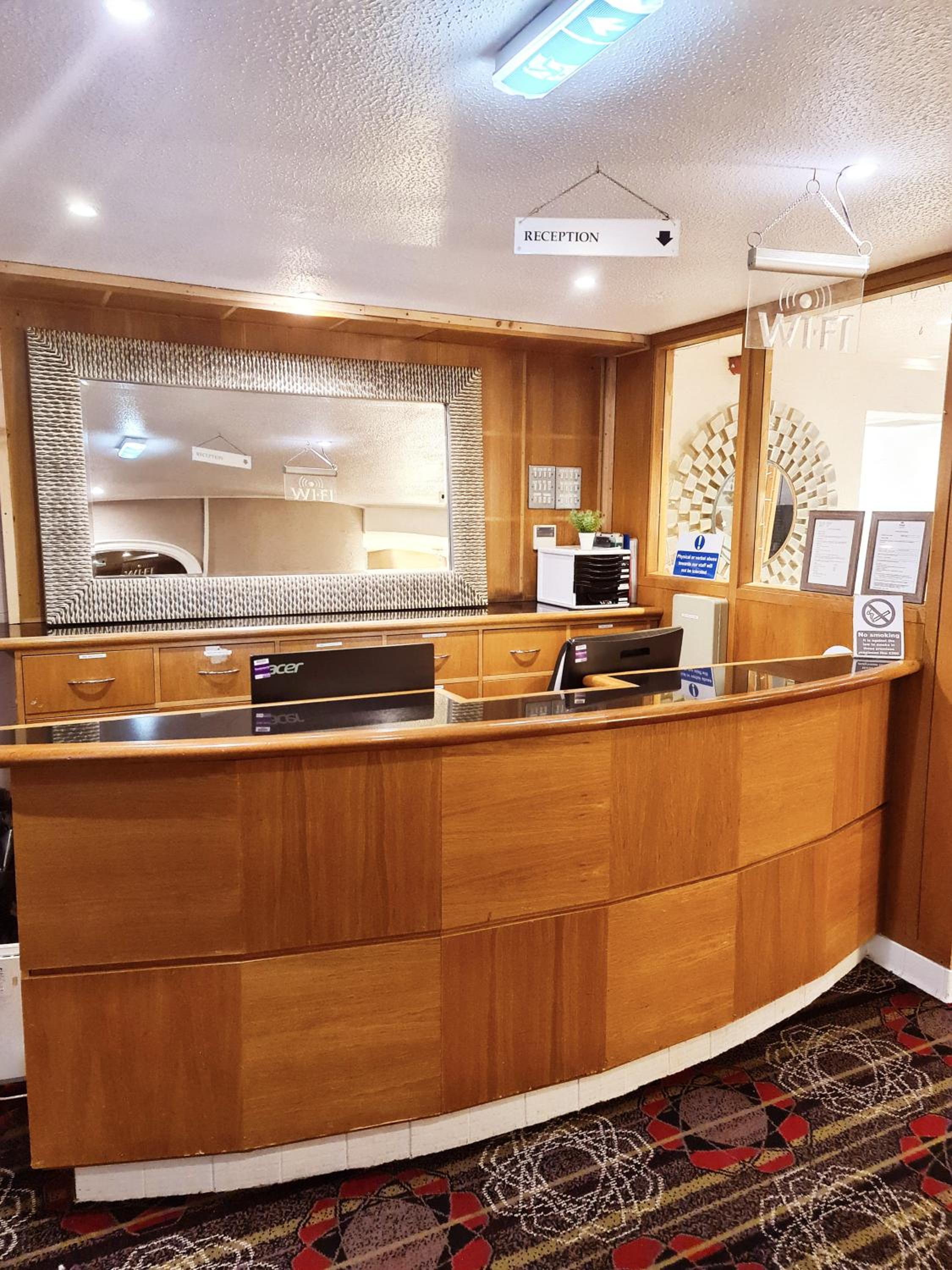 Walsall Vacations - Barons Court Hotel Walsall - Property Image 11