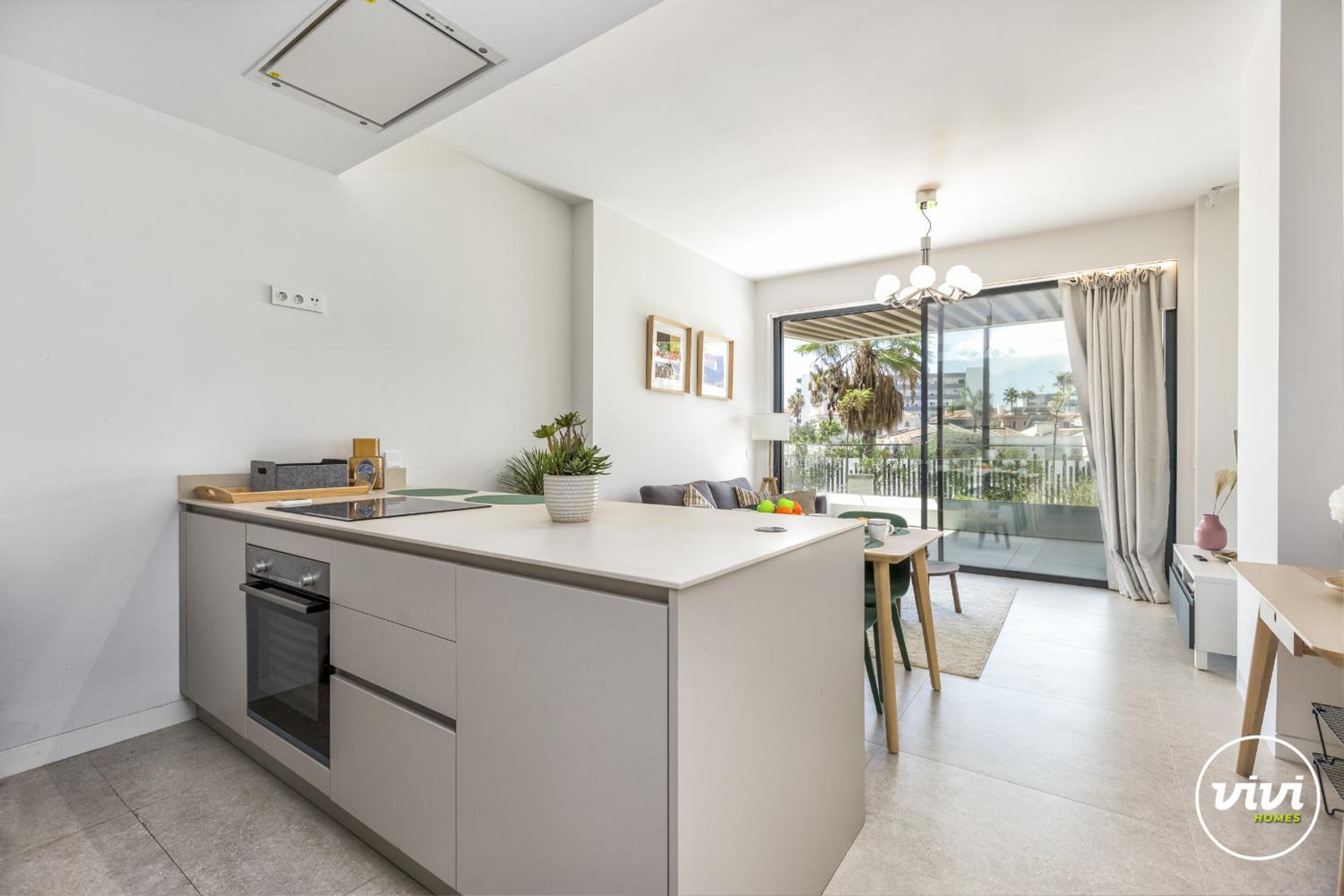ViVi Homes - Galatea Pool, Gym, Sauna & Beach