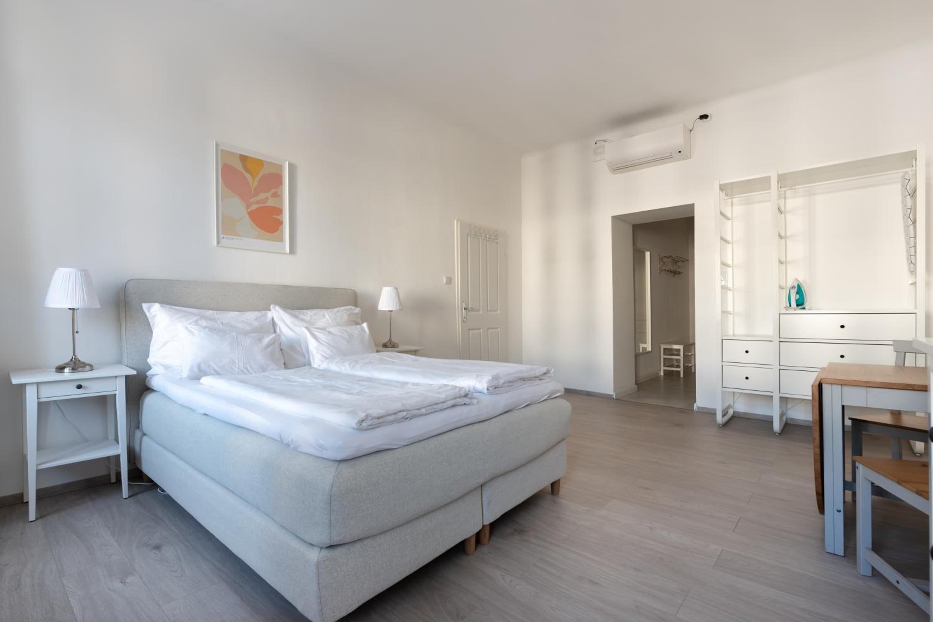 Studio Apartment near University