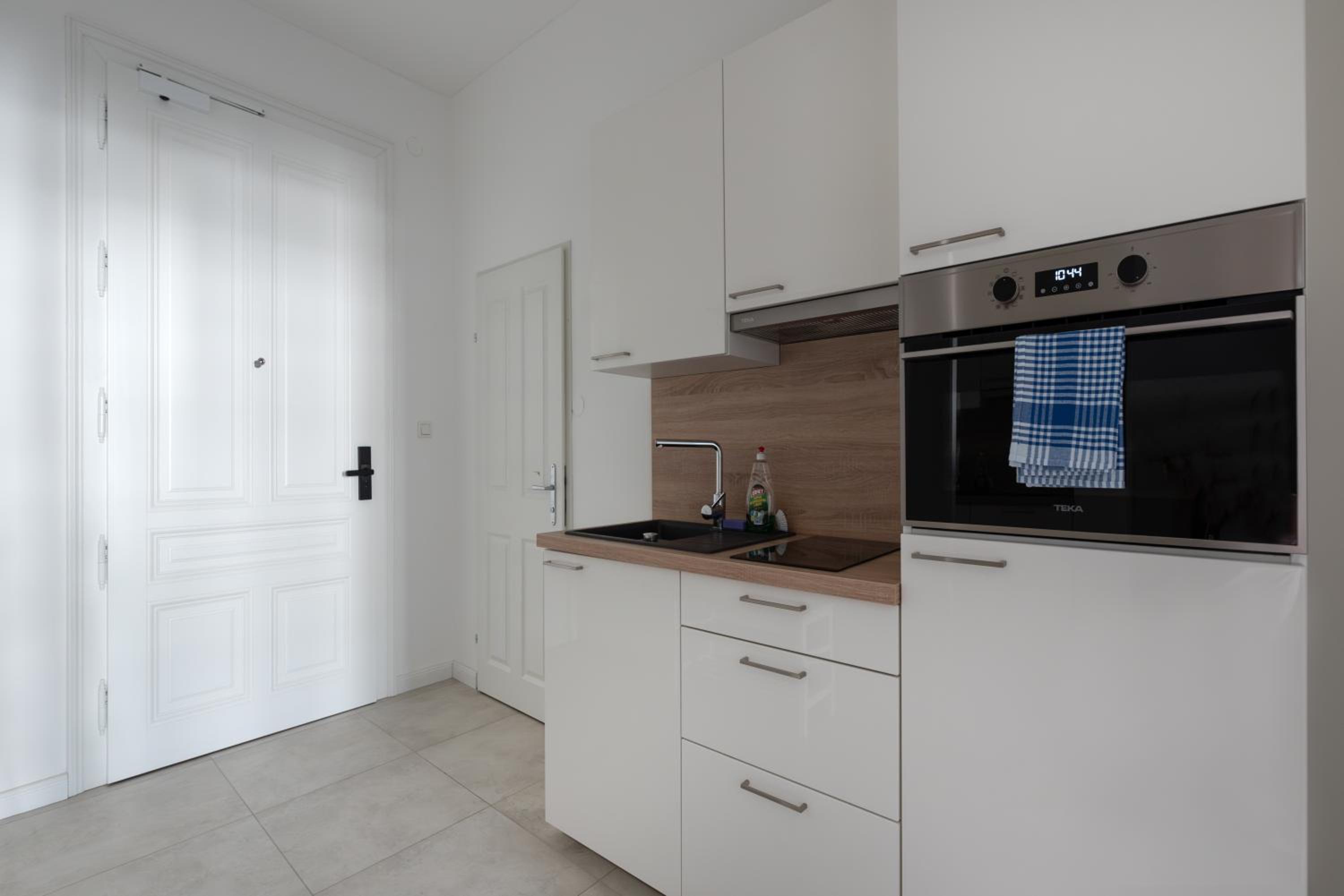 Studio Apartment near University