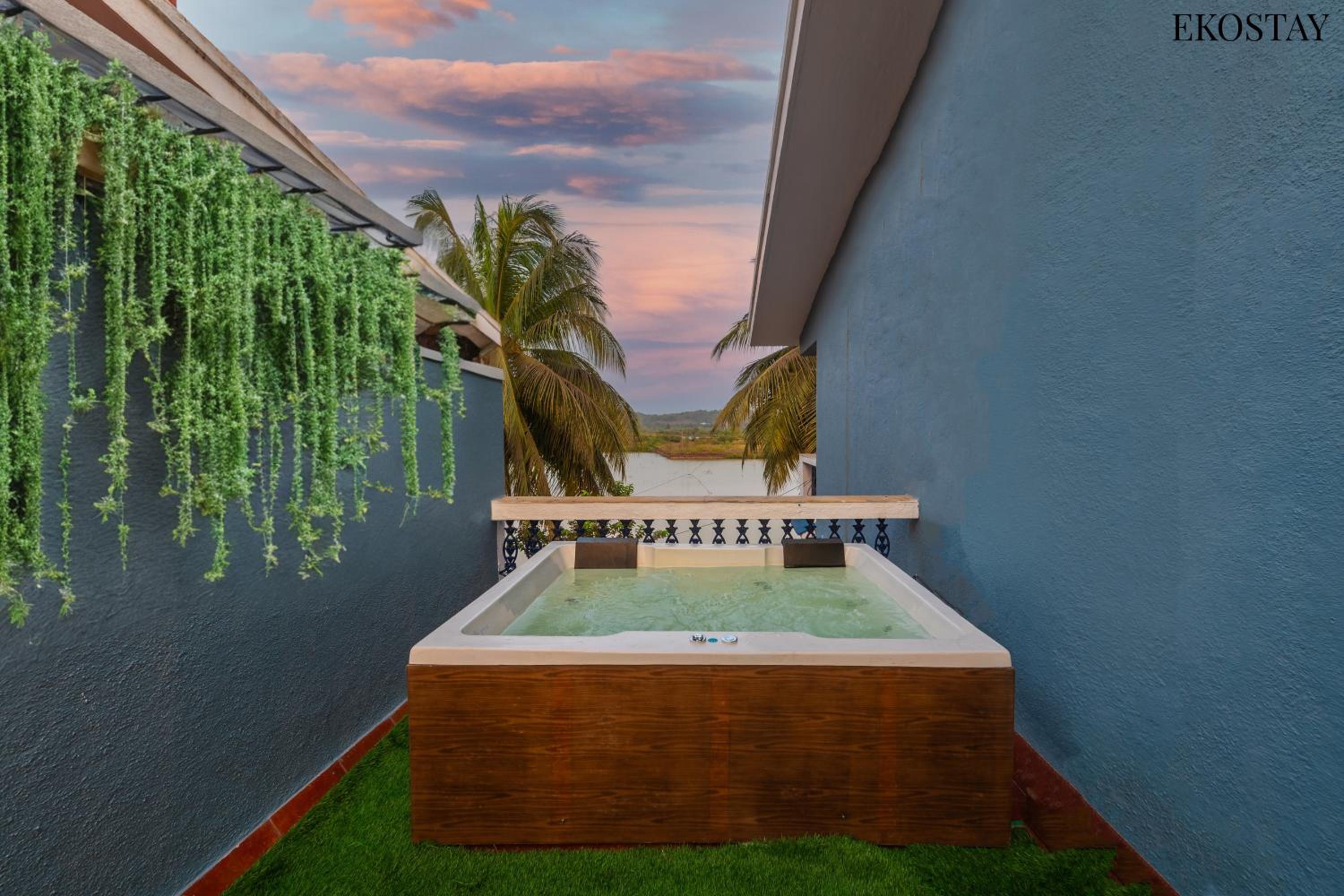 EKOSTAY - Utopian Villa with Jacuzzi view 5