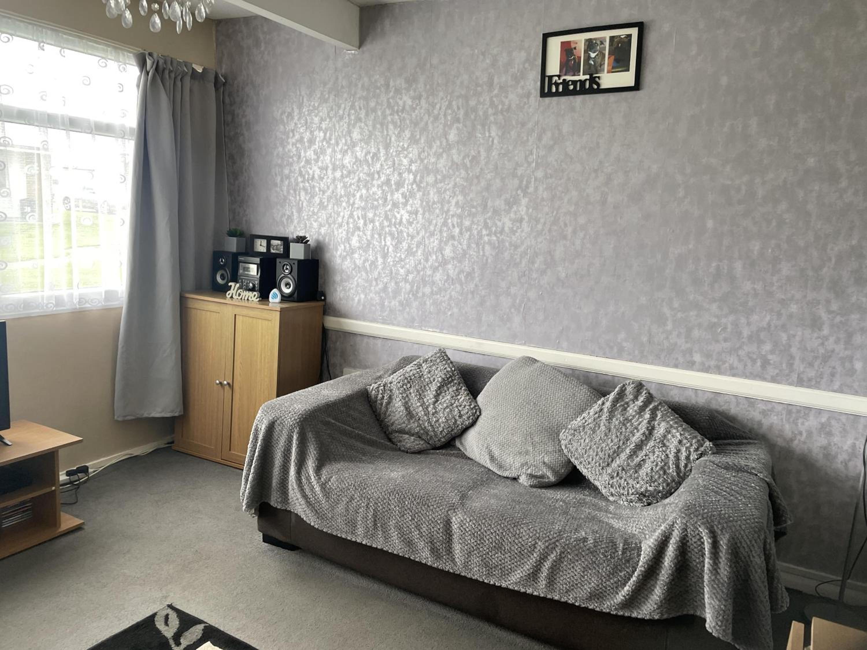 2-Bed Seaside Retreat - Sleeps 5 & Parking view 2