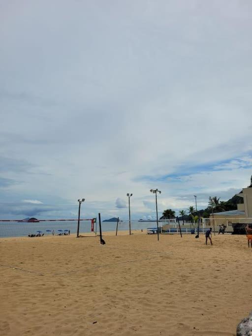 Casa de condomínio 900m da Praia de Boiçucanga