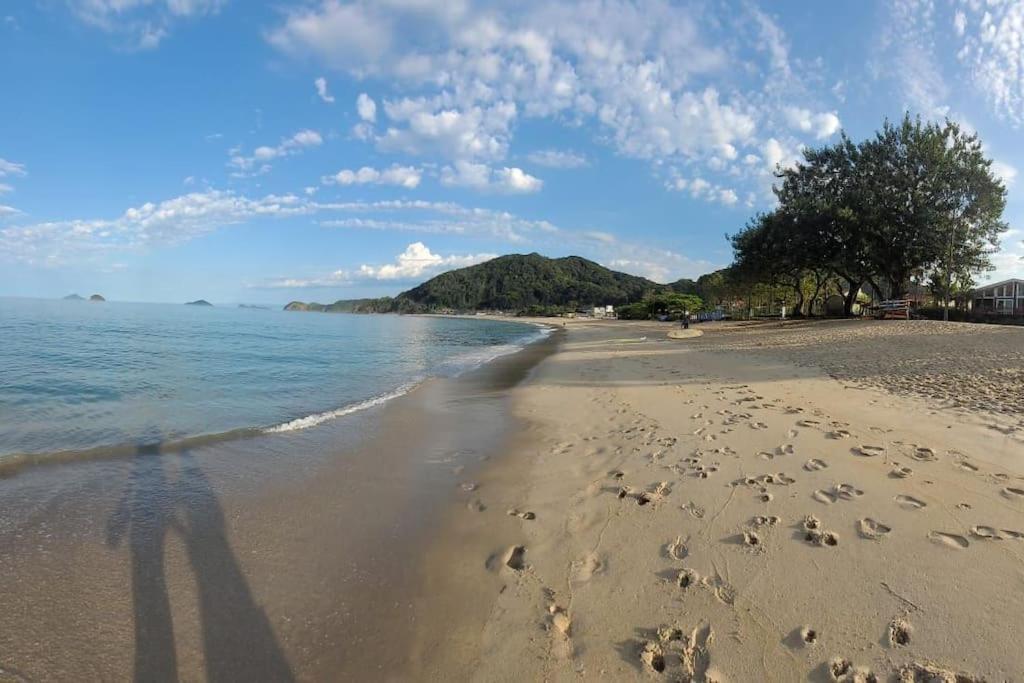 Casa de condomínio 900m da Praia de Boiçucanga