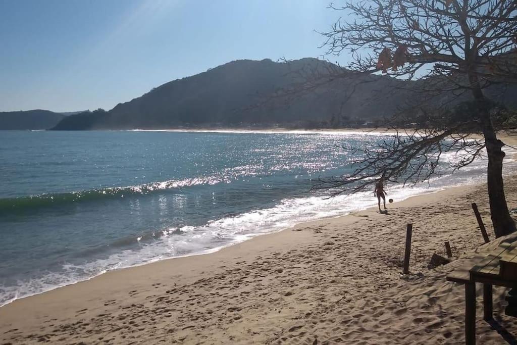 Casa de condomínio 900m da Praia de Boiçucanga