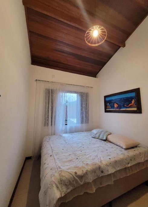 Casa de condomínio 900m da Praia de Boiçucanga