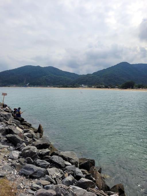 Casa de condomínio 900m da Praia de Boiçucanga