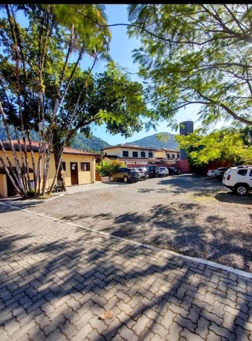 Casa de condomínio 900m da Praia de Boiçucanga
