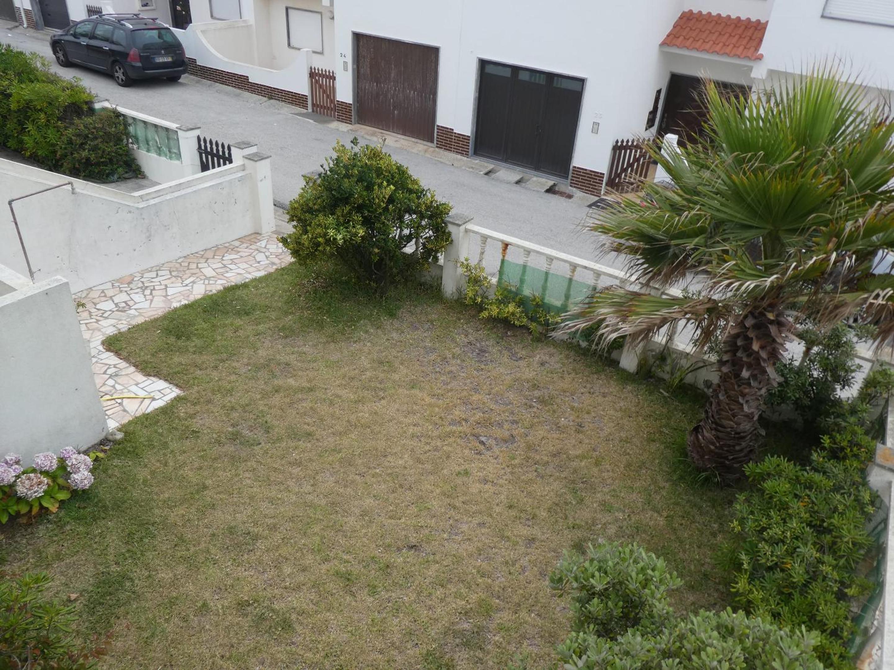 Family house with sea view in A dos Cunhados