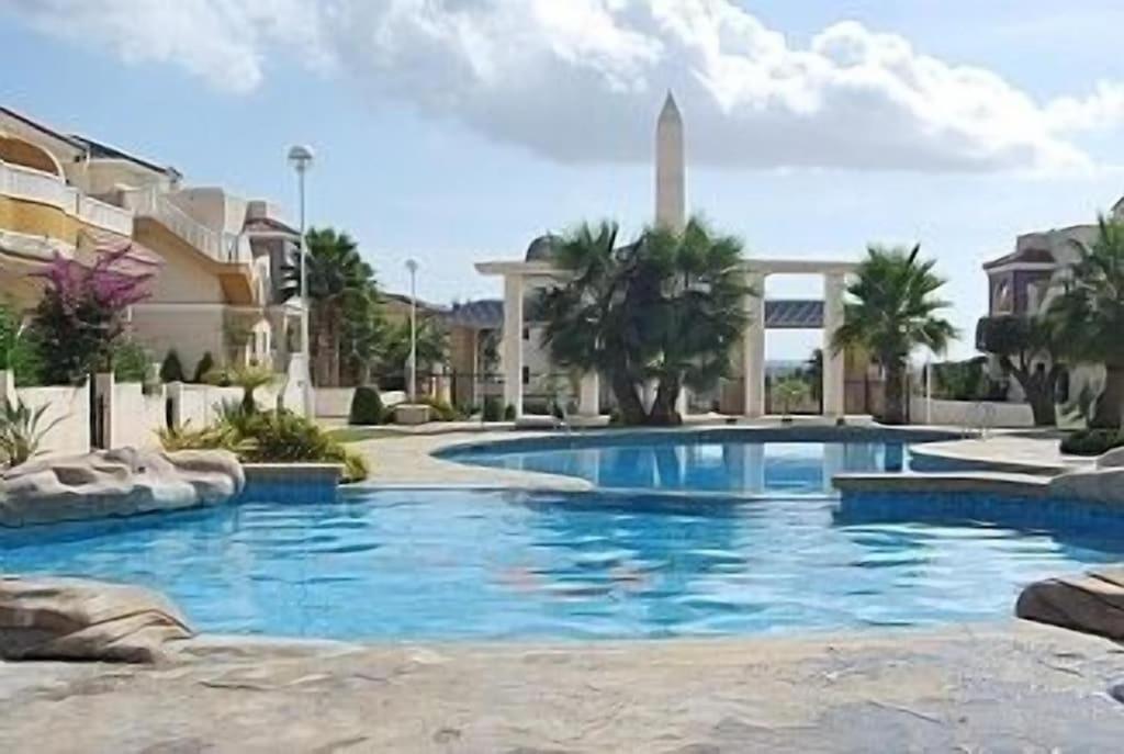 Prestigious Dona Pepa 2 Urbanisation with Shared Pool