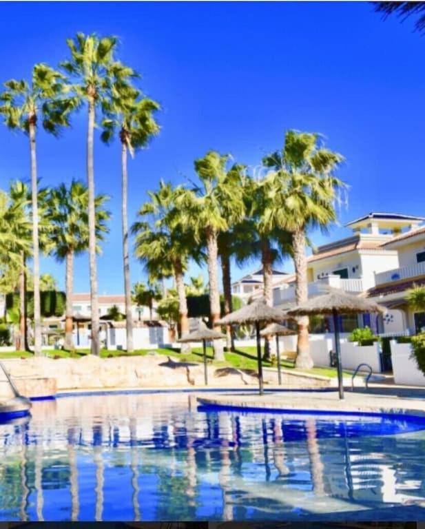 Prestigious Dona Pepa 2 Urbanisation with Shared Pool