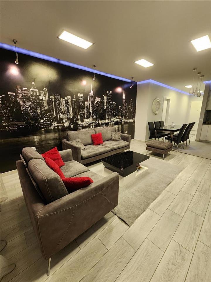 Rrapi Seaview Penthouse - by EKA Luxury Apartments