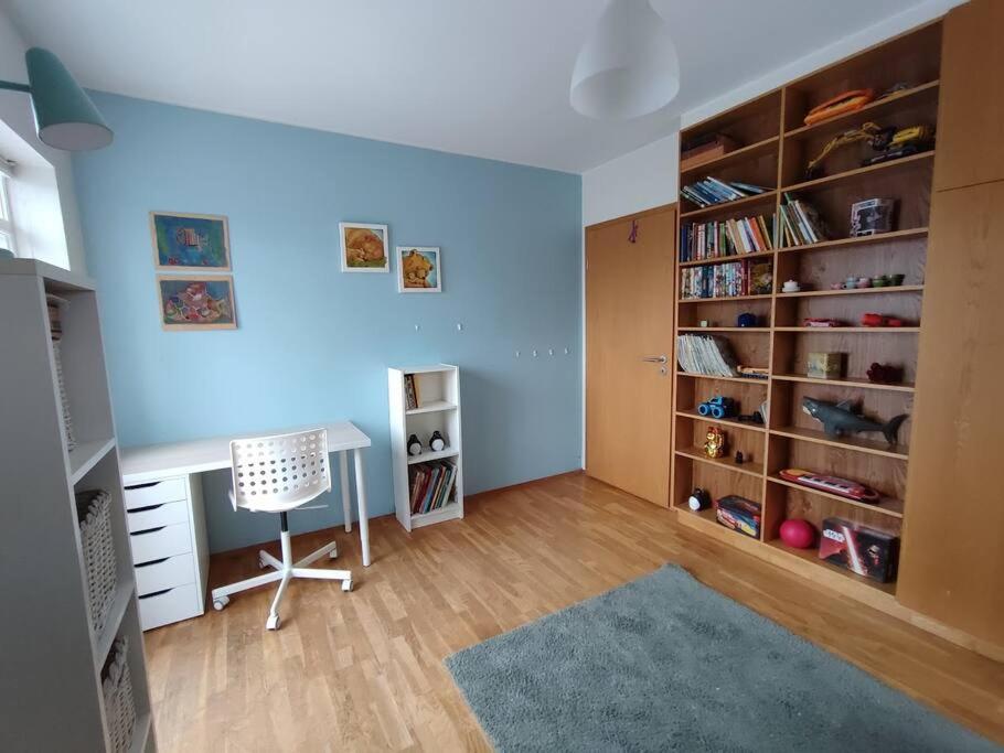 Bright 2 Bedroom Apartment in Reykjavik