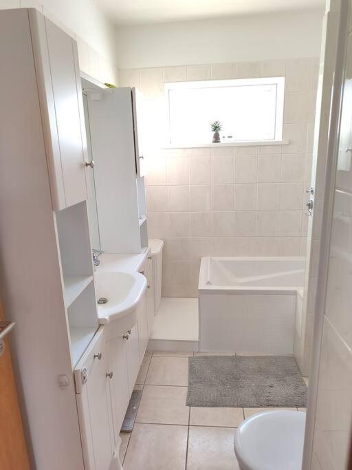 Bright 2 Bedroom Apartment in Reykjavik