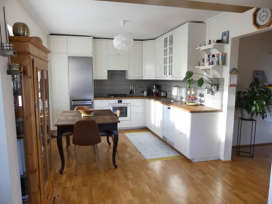 Bright 2 Bedroom Apartment in Reykjavik