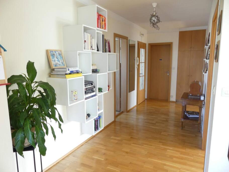 Bright 2 Bedroom Apartment in Reykjavik