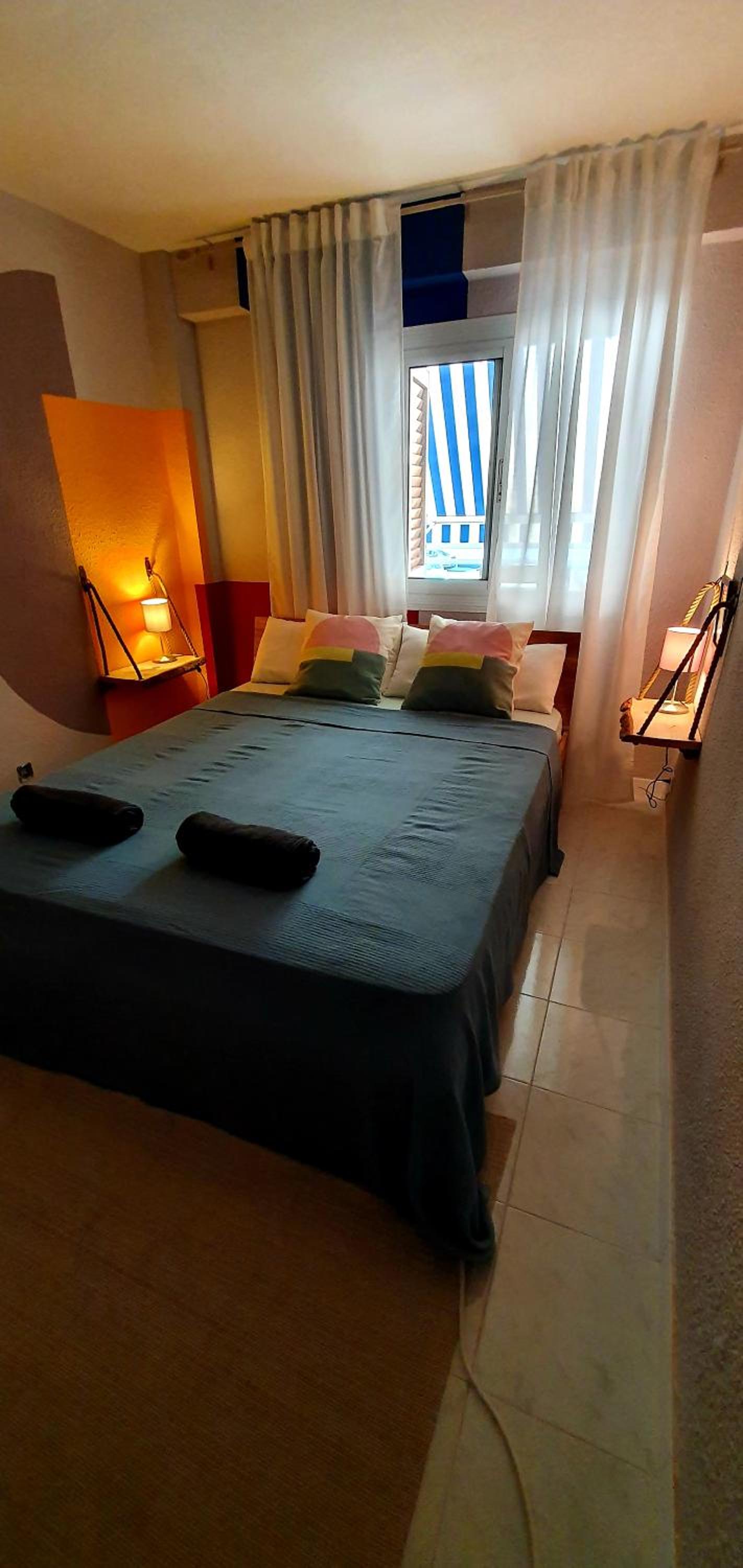 Freshly Renovated Cosy Bright and Spacious Apartment