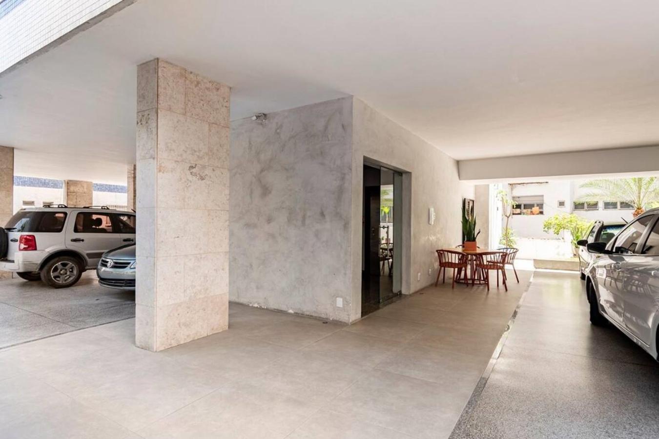 Amplo apartamento Barra Salvador