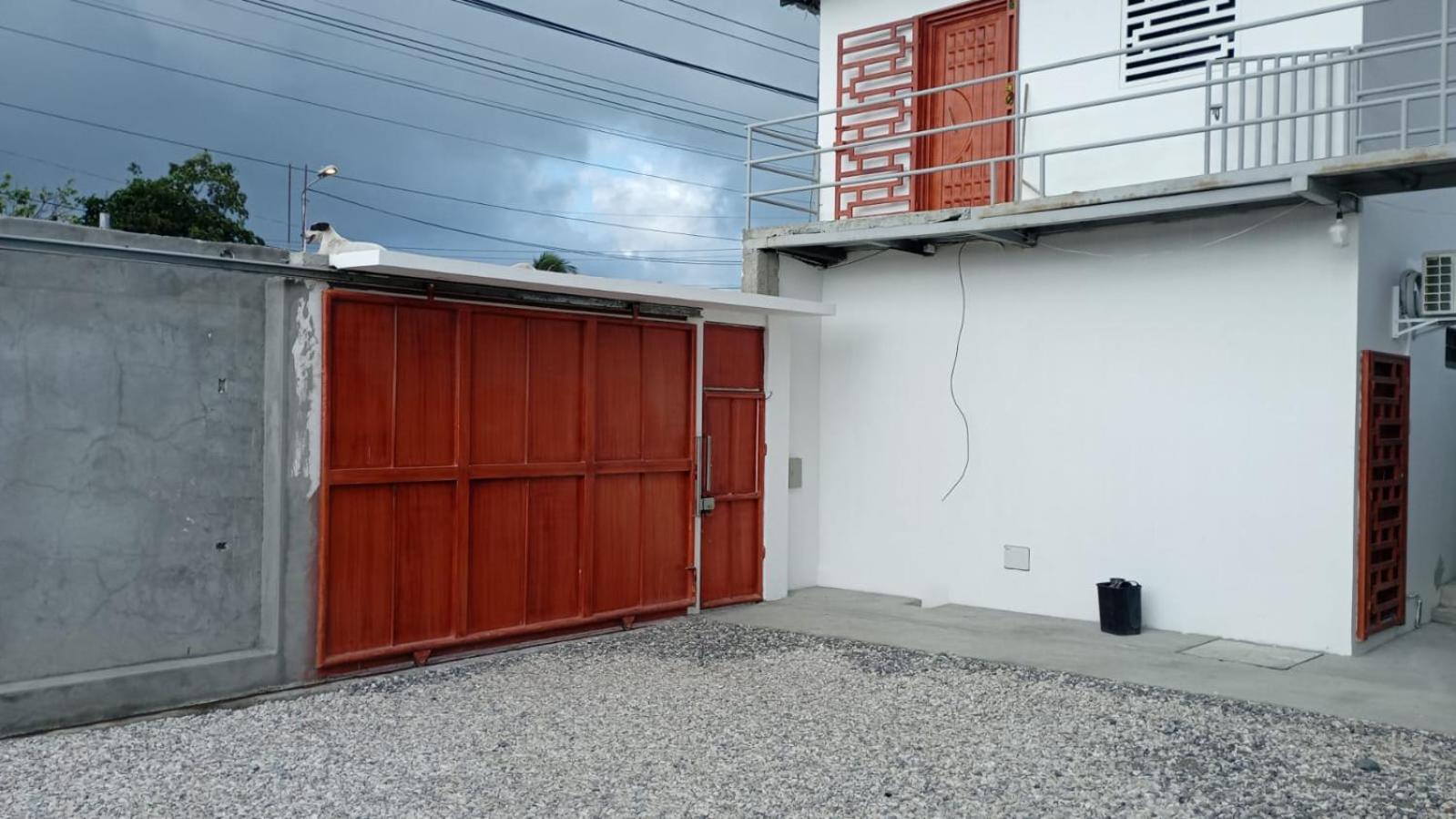 HOSTAL SALINAS HOUSE