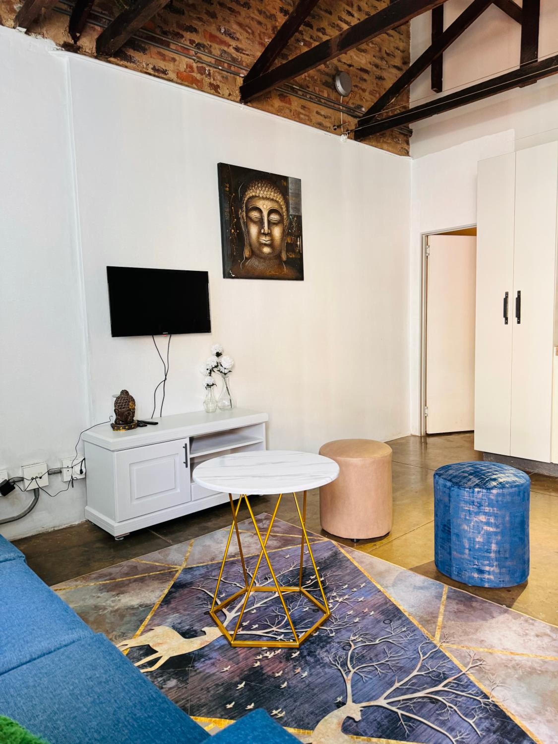 2 bedrooms, 2 bathrooms apartment in Maboneng with Unlimited WiFi