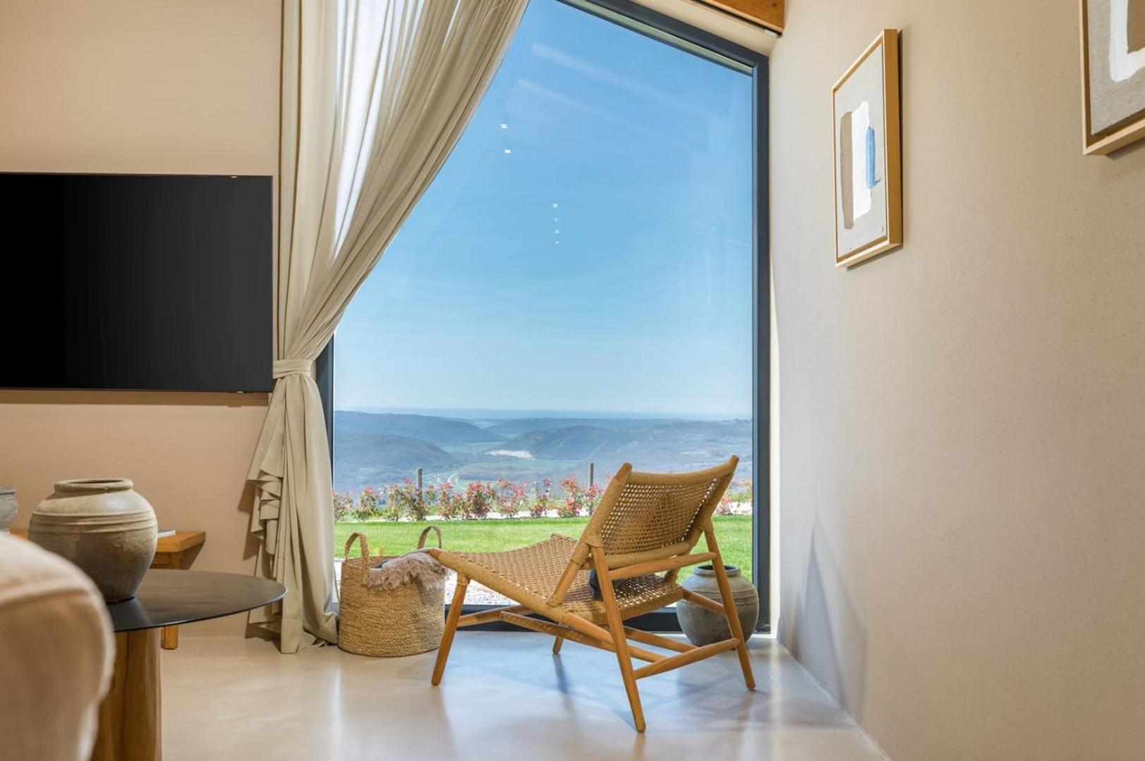 Villa Rea by Villsy - with private pool, sauna and jacuzzi view 4