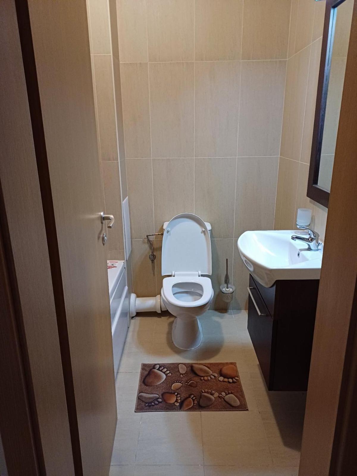 Lighthouse 1bedroom GeC apartment 203 view 4