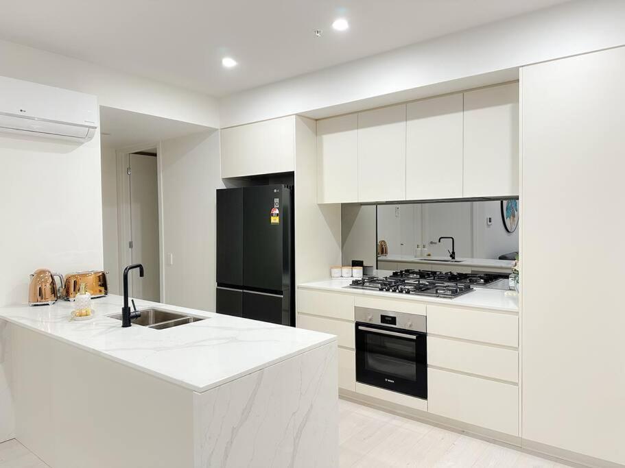 Shine Keysborough High-end Family Home, Netflix, Top Location