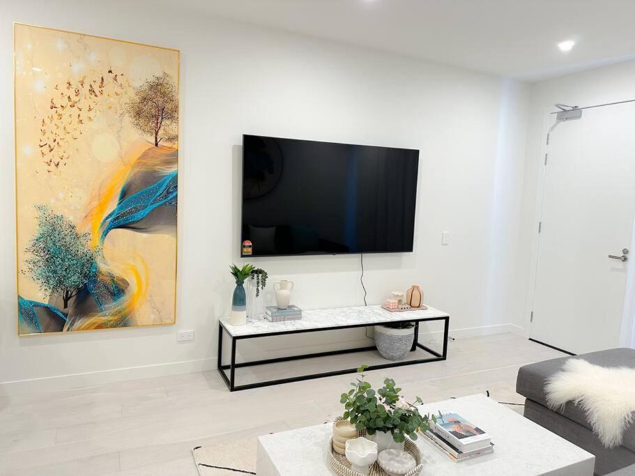 Shine Keysborough High-end Family Home, Netflix, Top Location