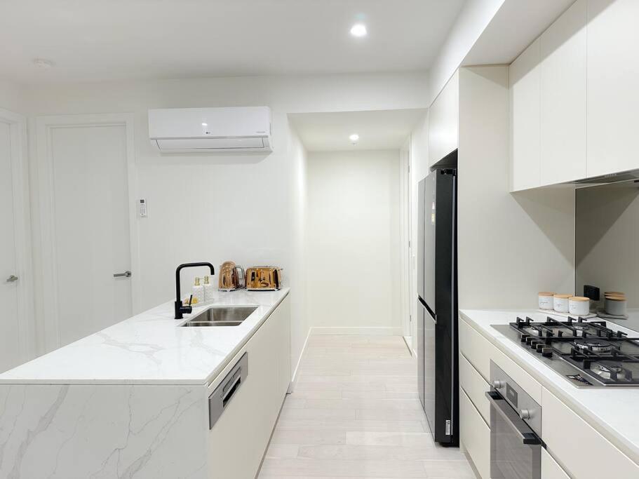 Shine Keysborough High-end Family Home, Netflix, Top Location