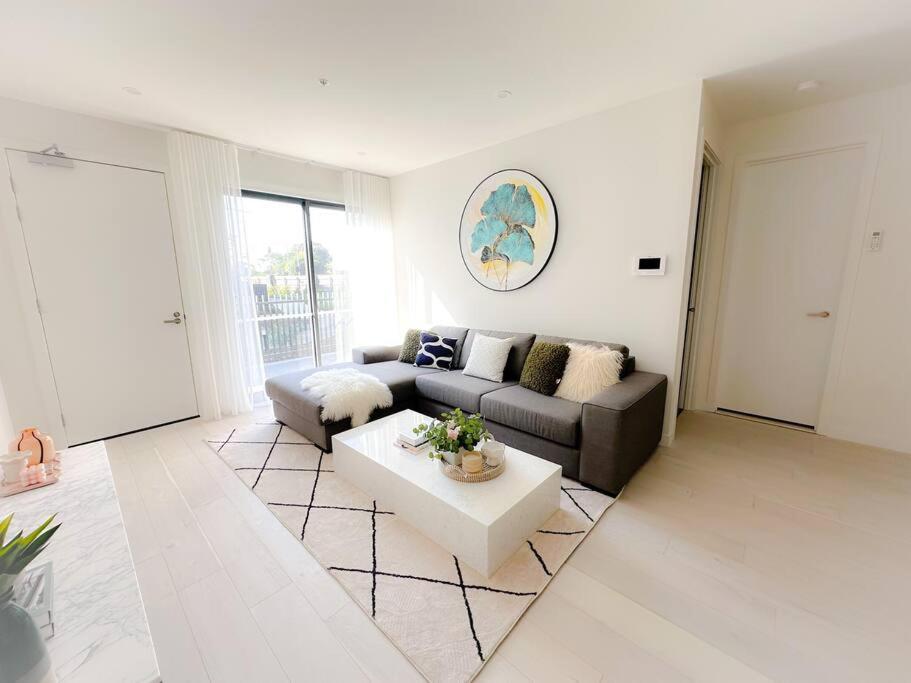 Shine Keysborough High-end Family Home, Netflix, Top Location