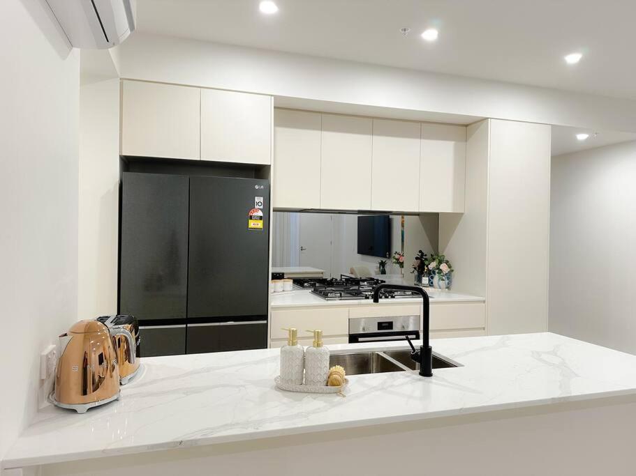 Shine Keysborough High-end Family Home, Netflix, Top Location