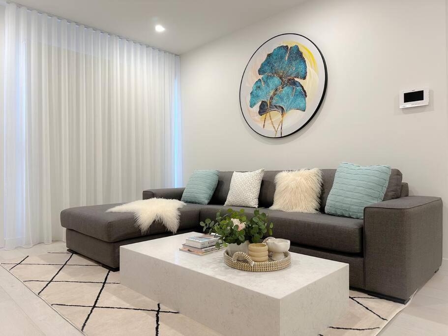 Shine Keysborough High-end Family Home, Netflix, Top Location