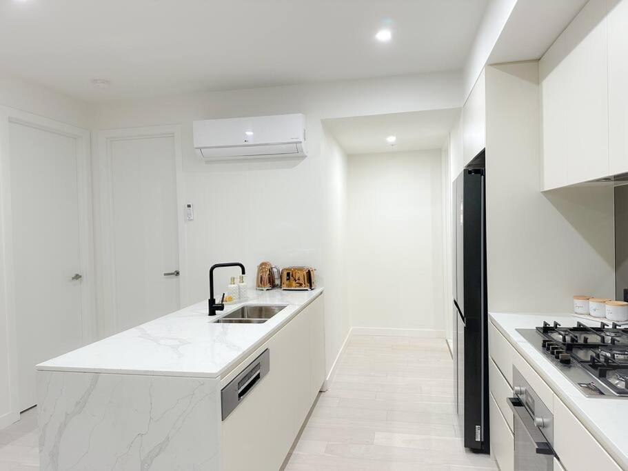 Shine Keysborough High-end Family Home, Netflix, Top Location