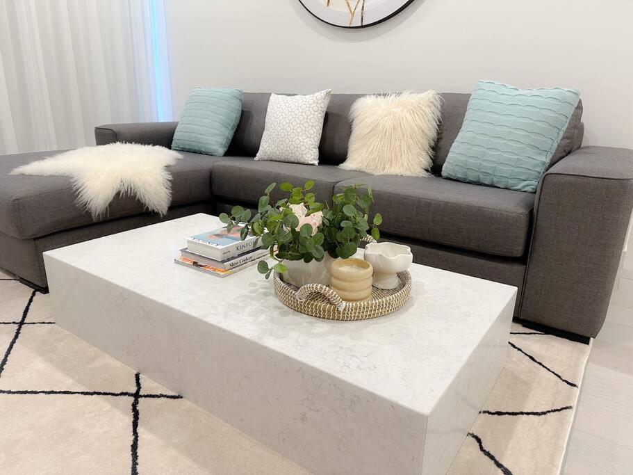 Shine Keysborough High-end Family Home, Netflix, Top Location