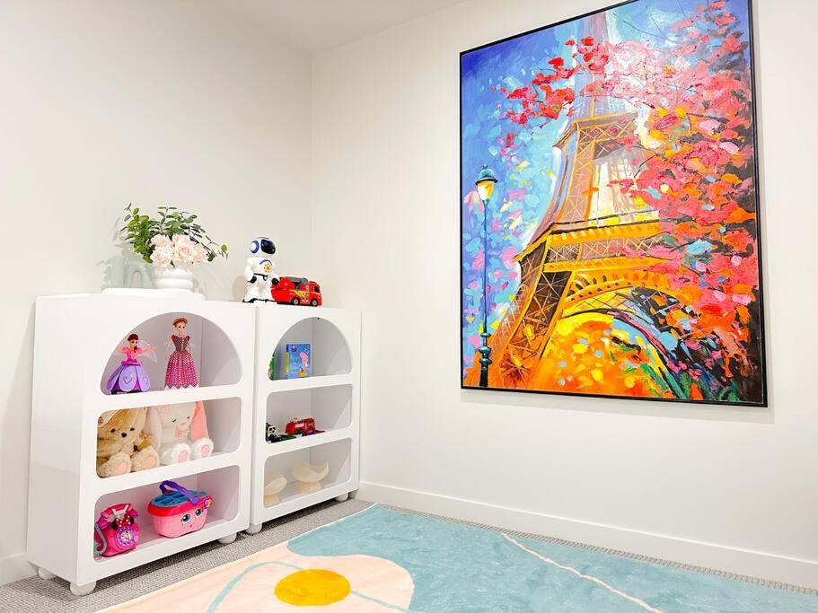 Shine Keysborough High-end Family Home, Netflix, Top Location