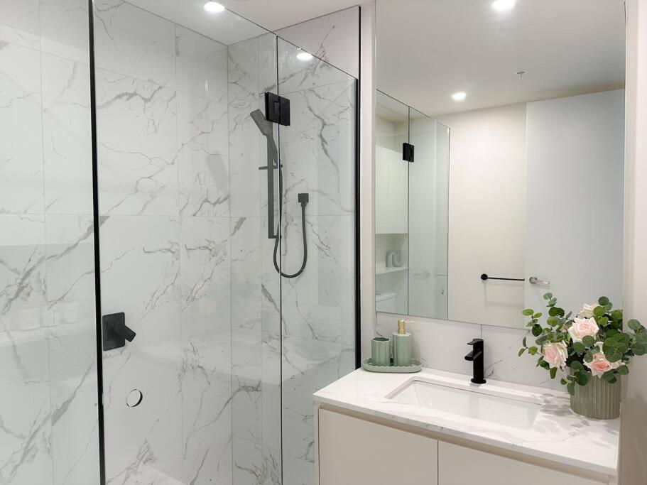 Shine Keysborough High-end Family Home, Netflix, Top Location