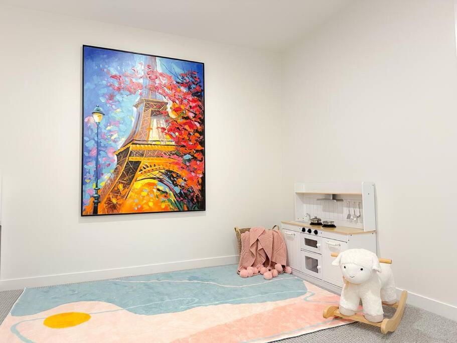 Shine Keysborough High-end Family Home, Netflix, Top Location