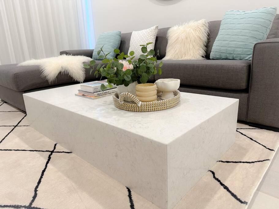 Shine Keysborough High-end Family Home, Netflix, Top Location