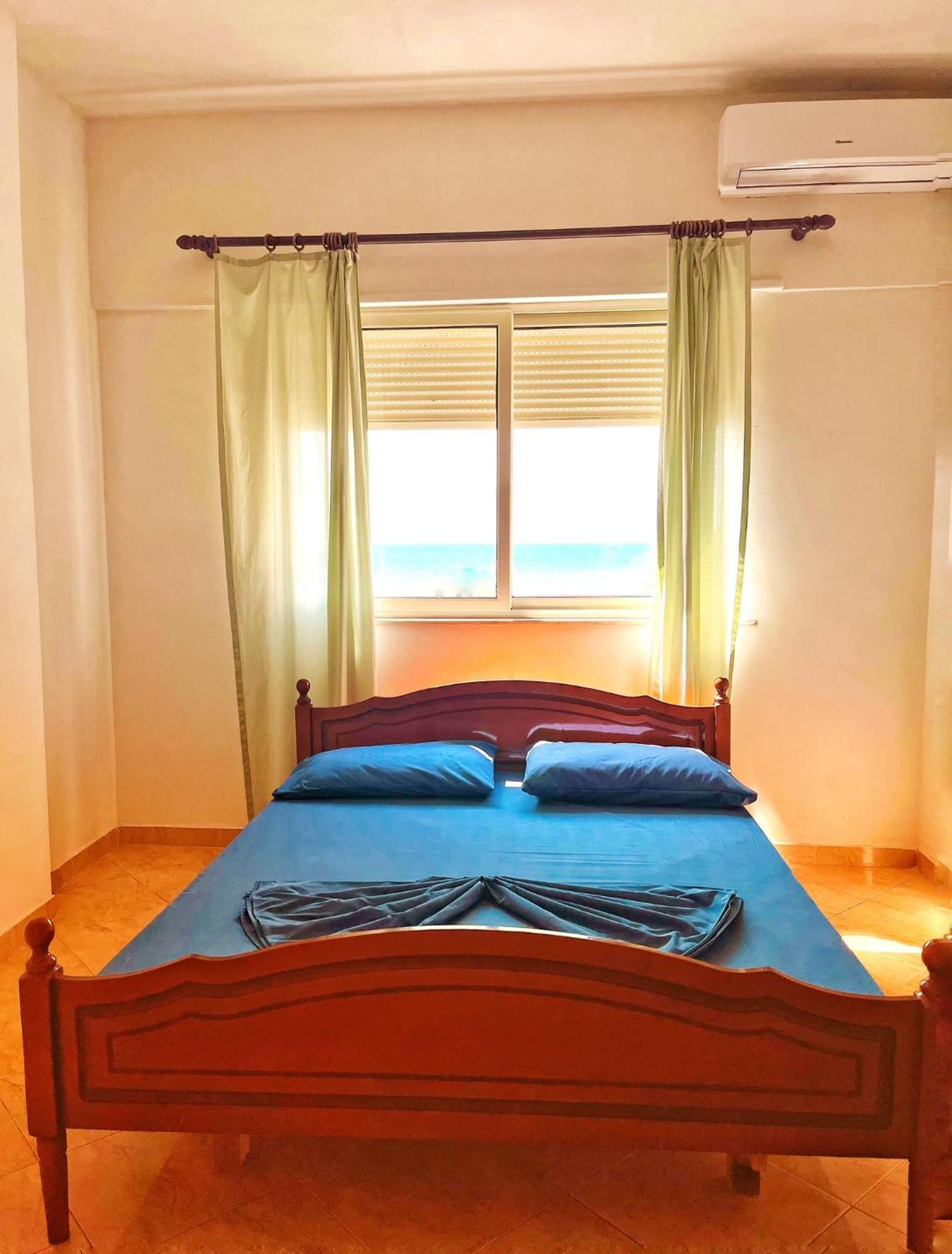 Emperius Rentroom