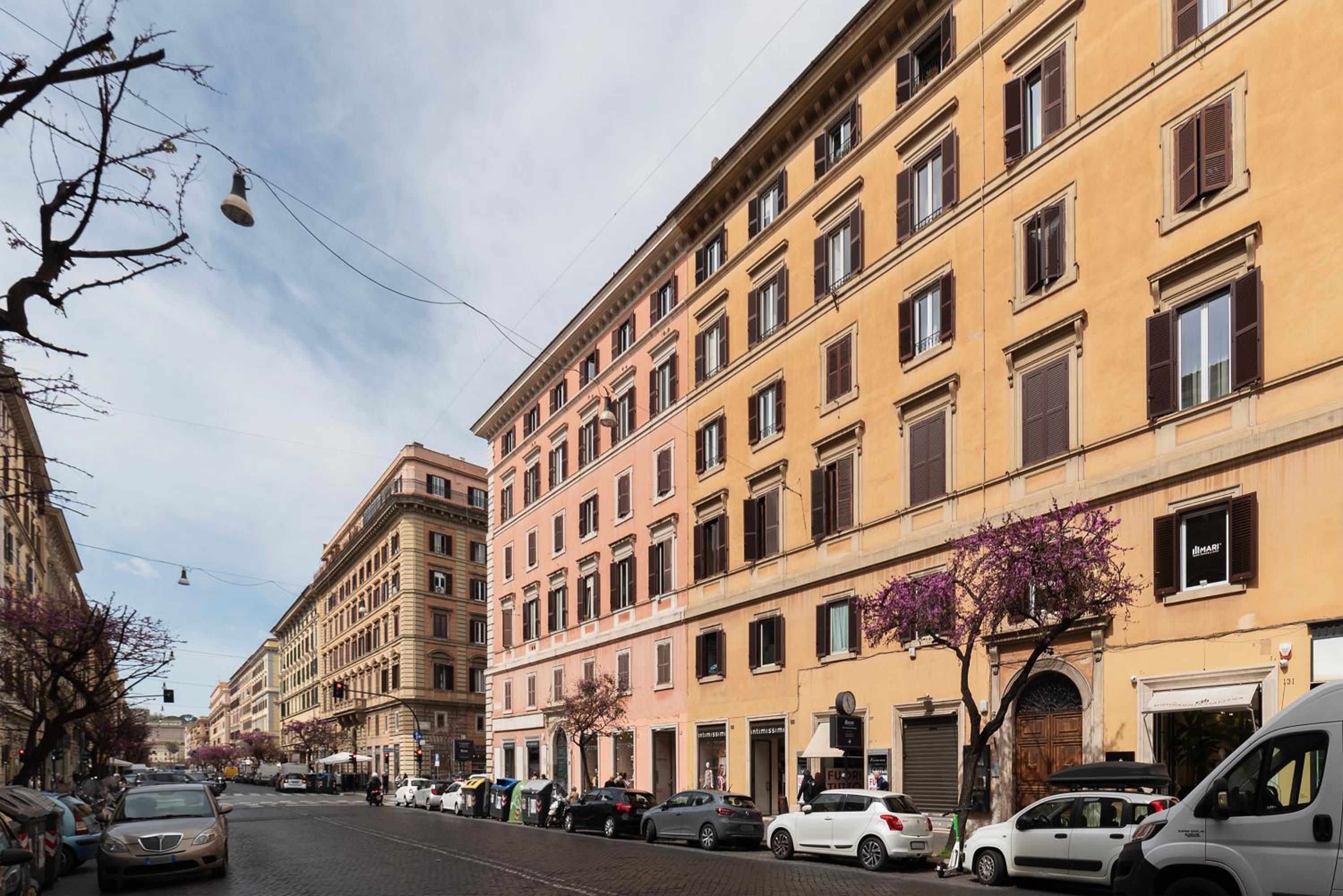 Castel Sant'Angelo Elegant Chic Apartment