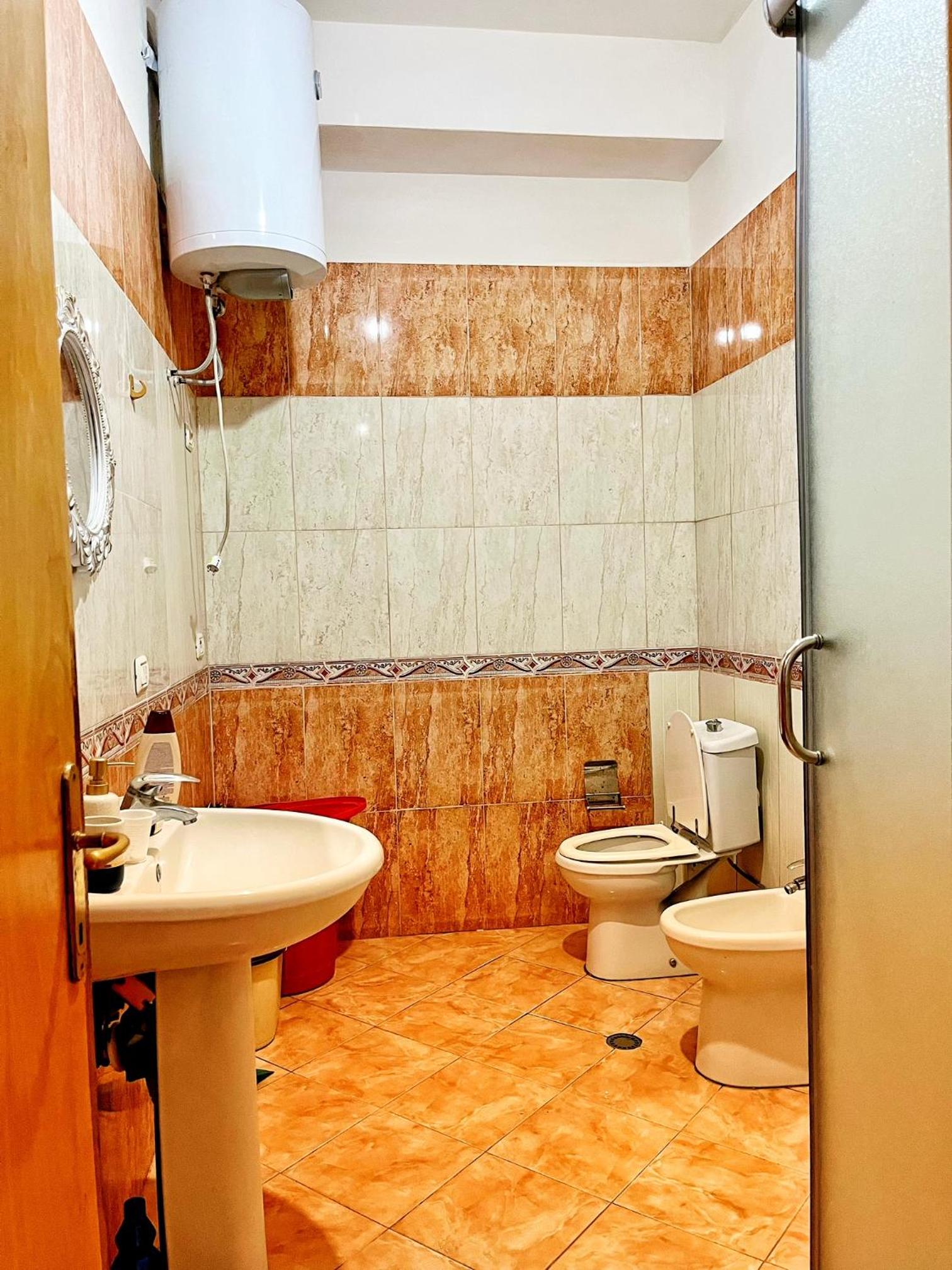 Emperius Rentroom