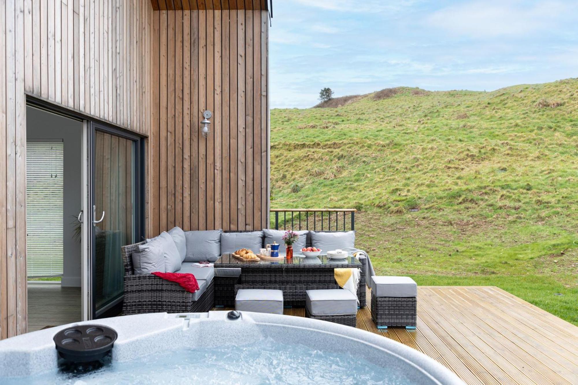 7 The Vista - Hot Tub - Pet Friendly view 2