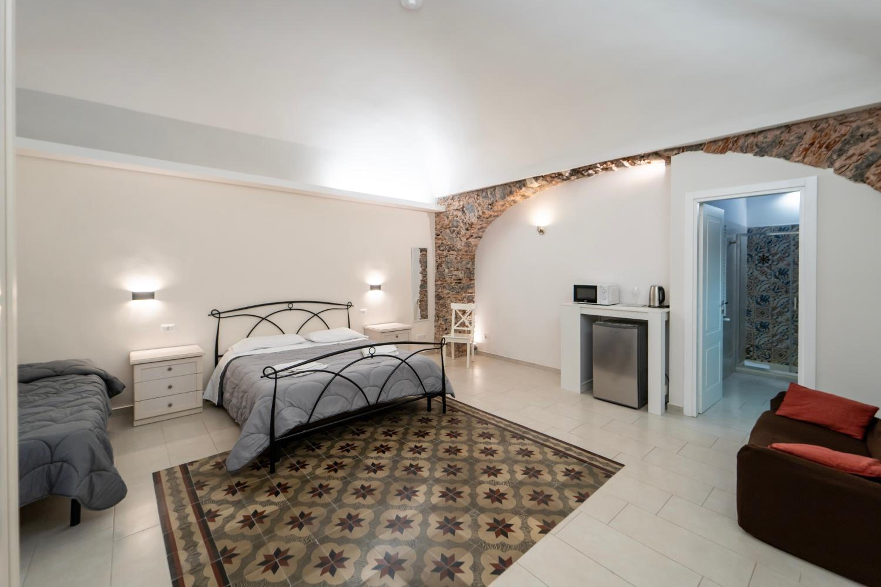 BELLINIKATANESUITE